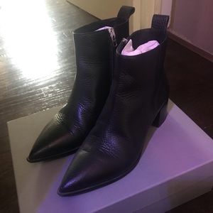Everlane The Boss Boot in pebbled black leather